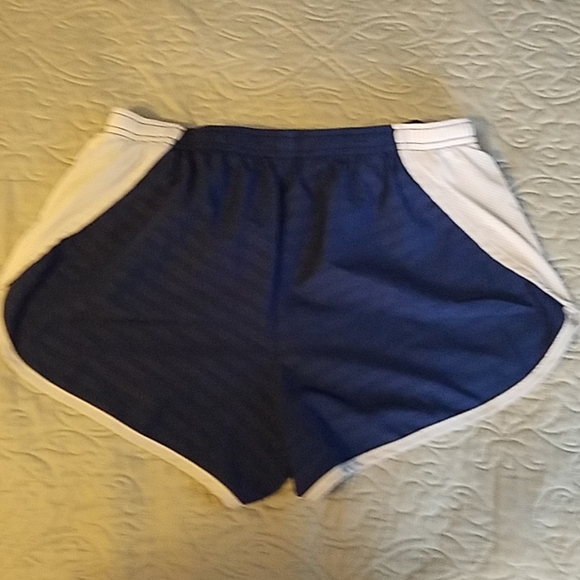 Running shorts - Picture 4 of 5
